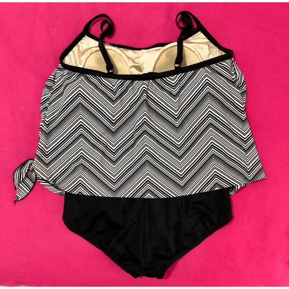 LE COVE Black White One Piece Padded Swims… - Picture 2 of 4